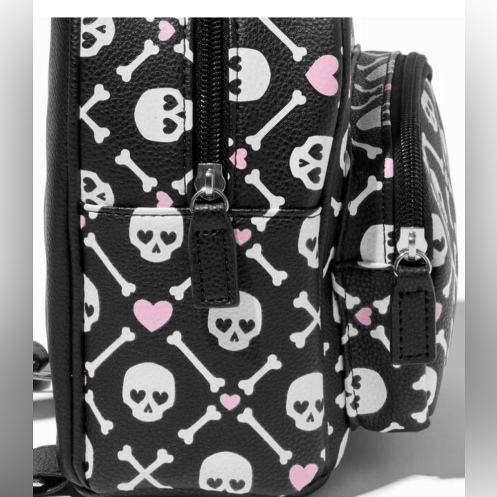 Black Skull & Pink Hearts Backpack - Picture 5 of 5